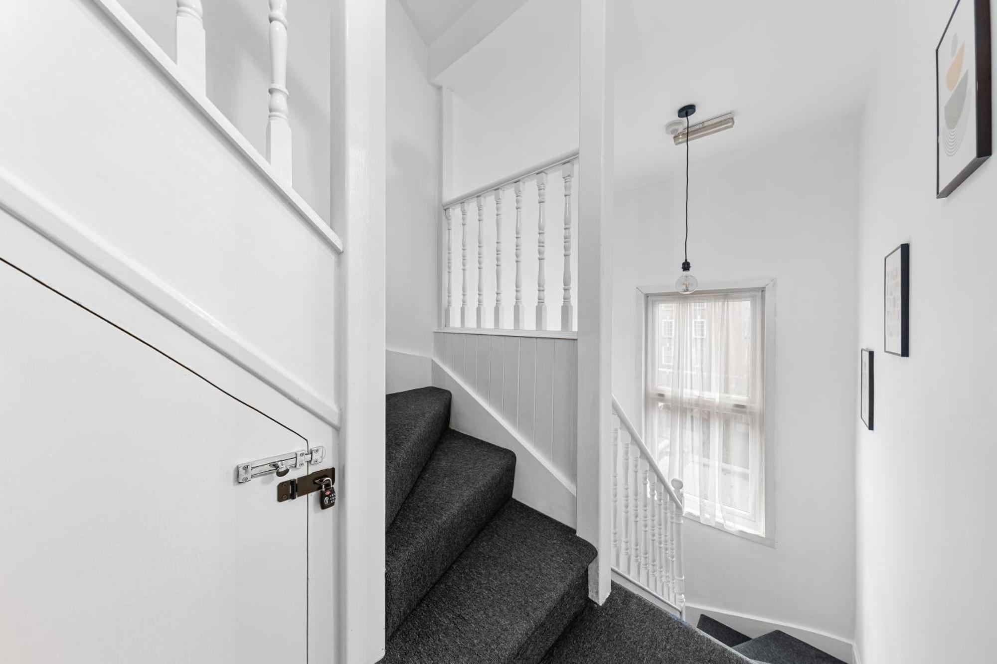 The Holloway Suite - 1Br Modern Apartment Лондон Экстерьер фото